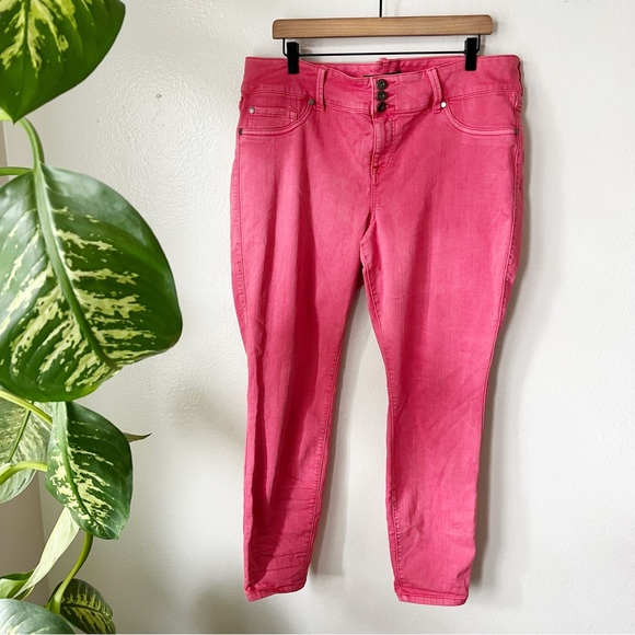 torrid Denim - Torrid | High Rise Jeggings